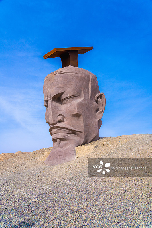 甘肃省酒泉市 瓜州县 戈壁艺术雕像 汉武雄风图片素材
