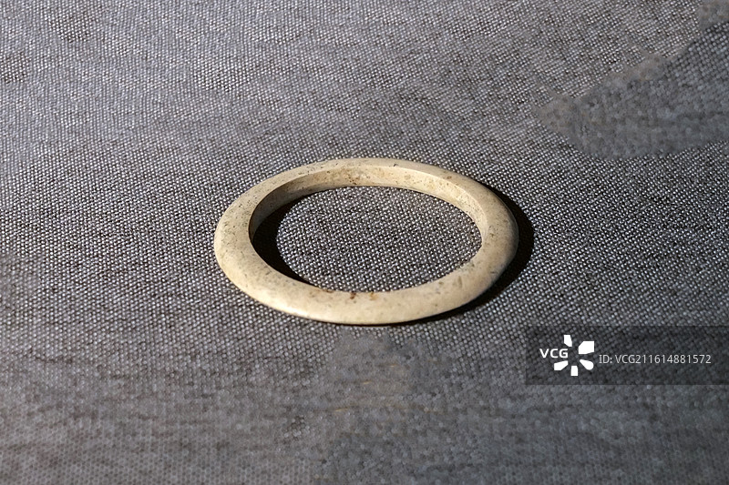 玉镯 新石器时代 凌家滩文化 安徽含山凌家滩遗址 安徽省文物考古研究所藏 中国考古博物馆文明起源展厅图片素材