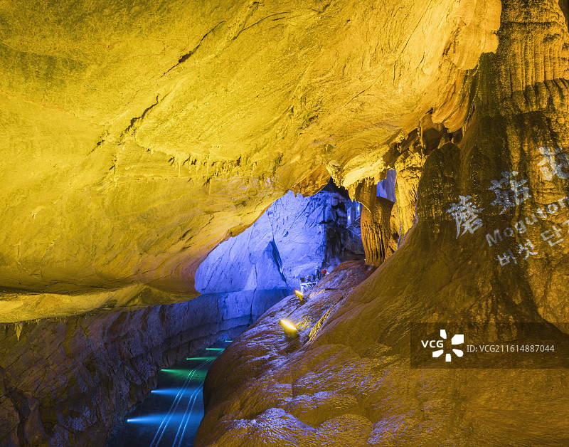 喀斯特溶洞石笋图片素材