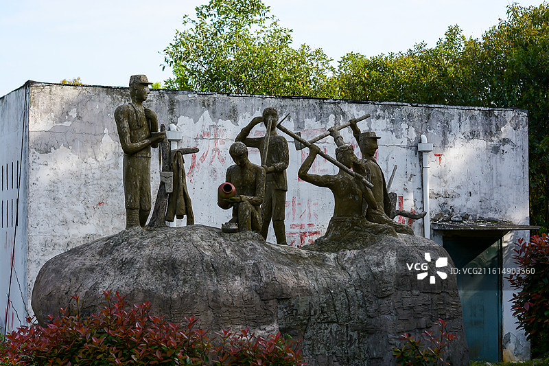 钟祥九里冲的群雕建筑图片素材