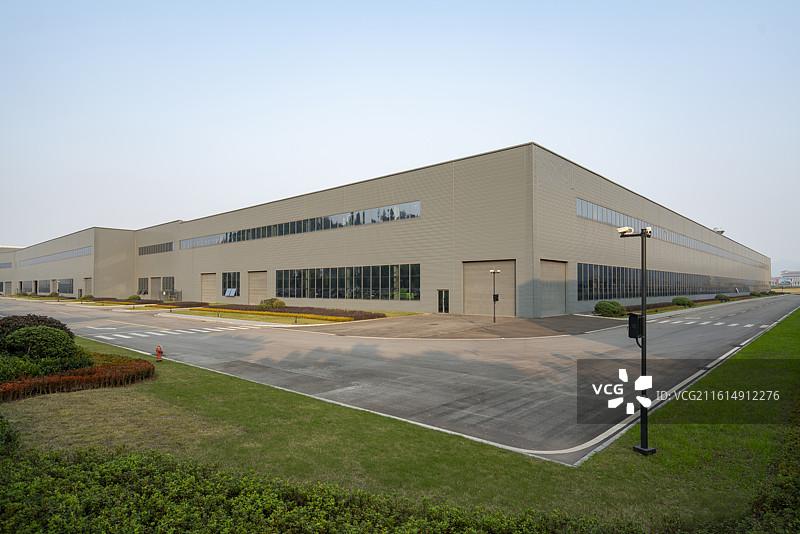 物流园区公路和仓库图片素材