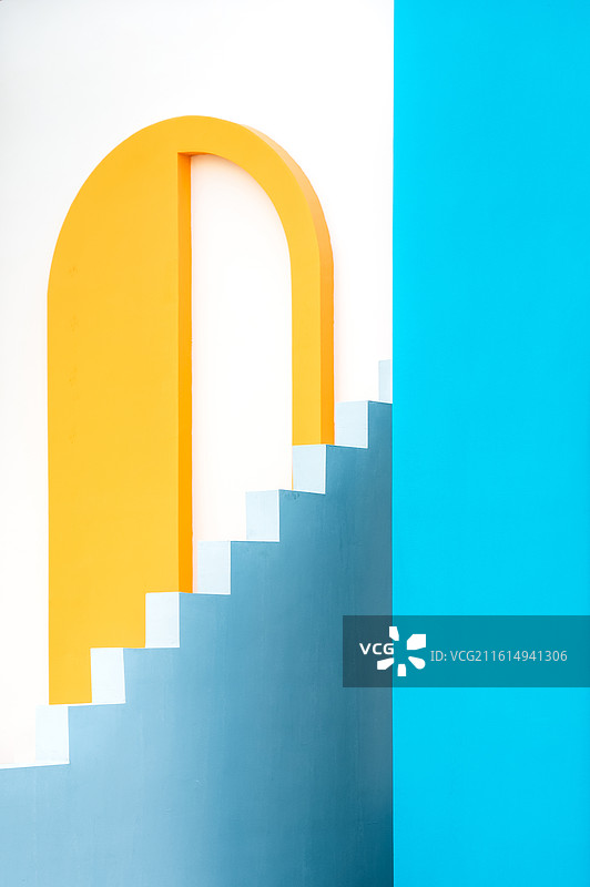 杭州白蓝地文化街区：蓝色与黄色的极简墙面图片素材