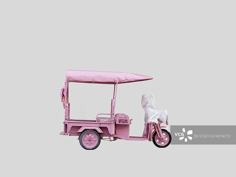 商业综合体装饰物，粉色的三轮车图片素材