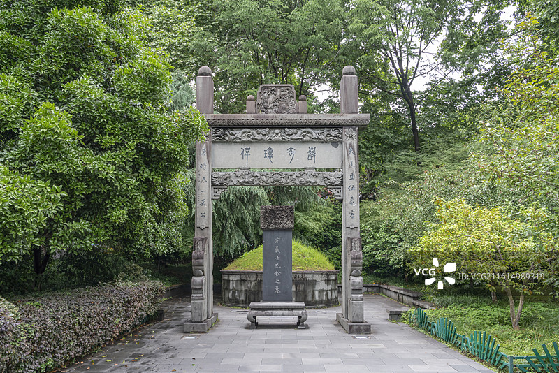 杭州西湖畔的宋义士武松墓图片素材