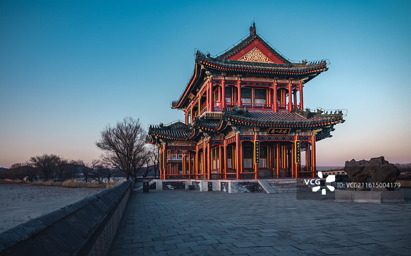 景明楼落日夜景图片素材