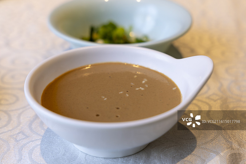 北京市美食涮羊肉摄影图片麻酱小料图片素材