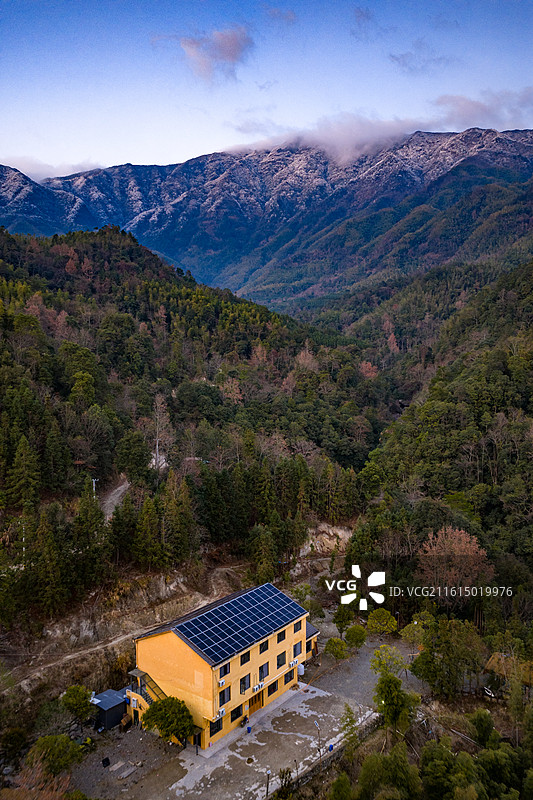 航拍湖南岳阳连云山脉冬季雾凇风光图片素材