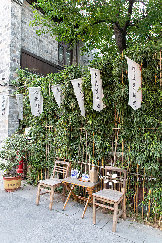 南京路边茶馆小院图片素材