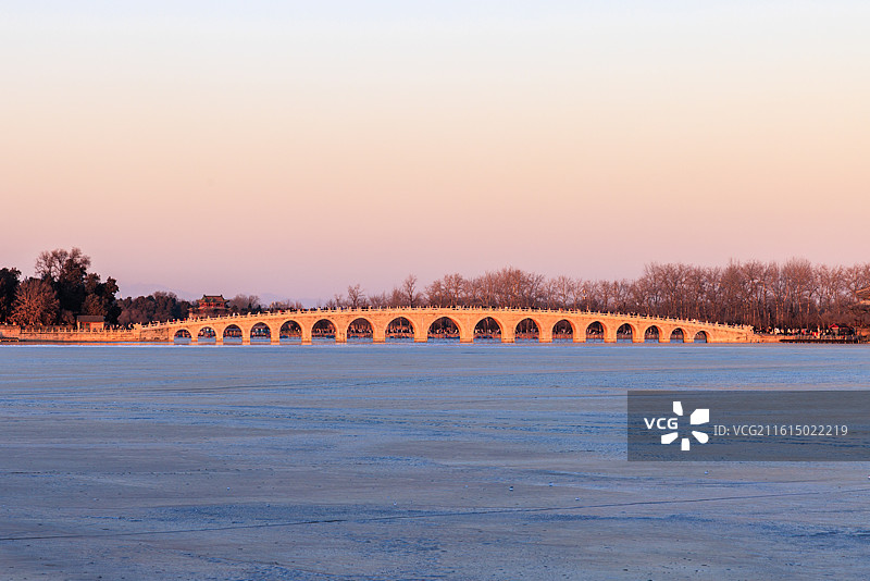 颐和园十七孔桥落日夜景图片素材