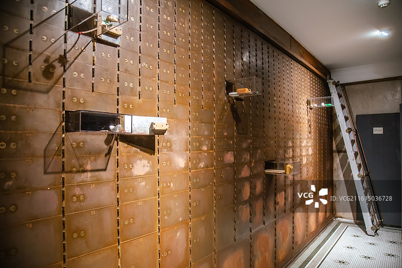 上海沪港银行历史展览馆室内金库保管箱库图片素材