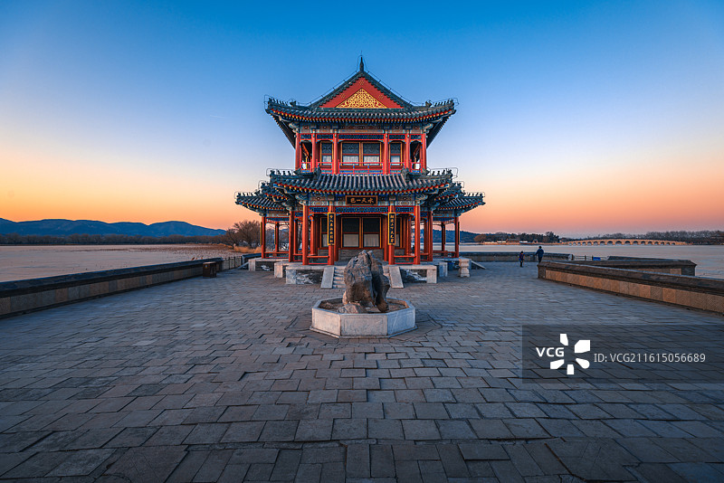 景明楼落日夜景图片素材