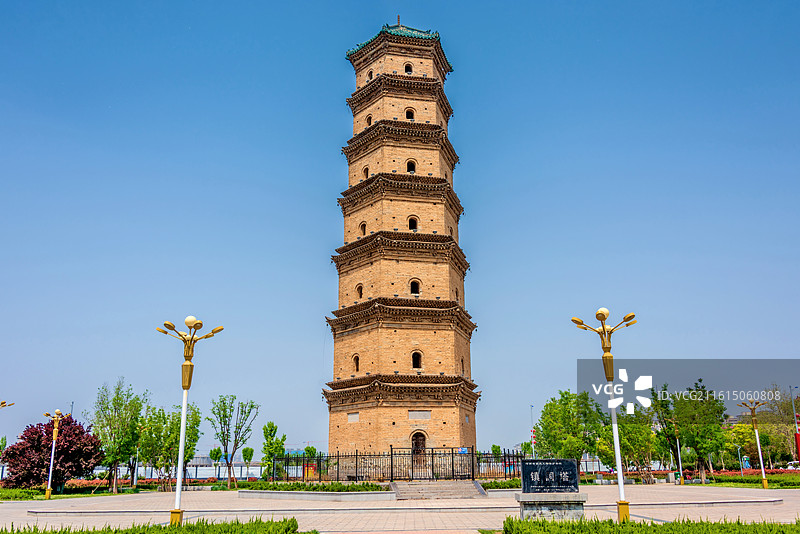 中国河南新乡卫辉市镇国塔图片素材