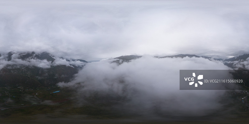 云雾缭绕山区360°全景图VR图片素材