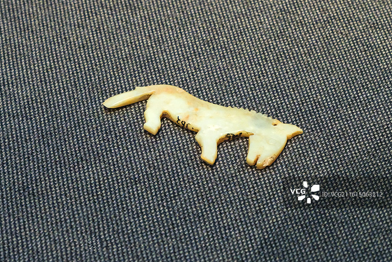 玉马 商代 河南安阳殷墟妇好墓 中国考古博物馆（中国历史研究院）宅兹中国展厅图片素材