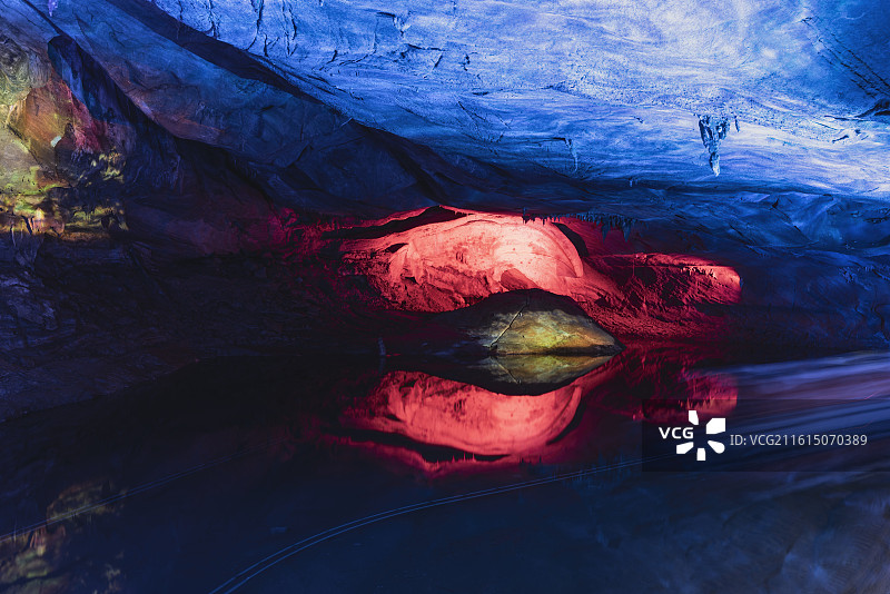 喀斯特溶洞石笋图片素材