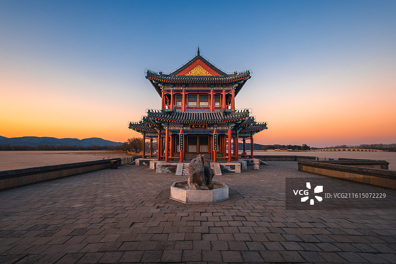 景明楼落日夜景图片素材