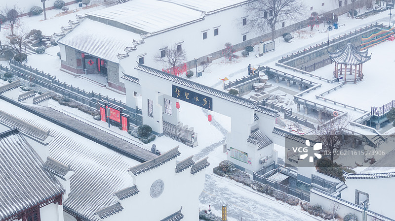 航拍下雪中的潍坊寒亭梦里水乡图片素材