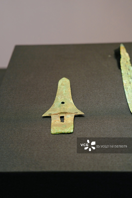 广西壮族自治区博物馆中国西南地区青铜文明特展汉代铜戈图片素材