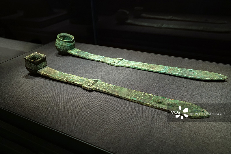 “妇好”铜斗 商代 河南安阳殷墟妇好墓 中国考古博物馆（中国历史研究院）宅兹中国展厅图片素材