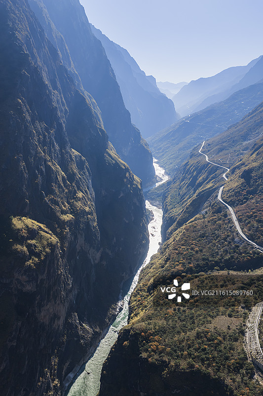 虎跳峡云南玉龙县金沙江大峡谷图片素材
