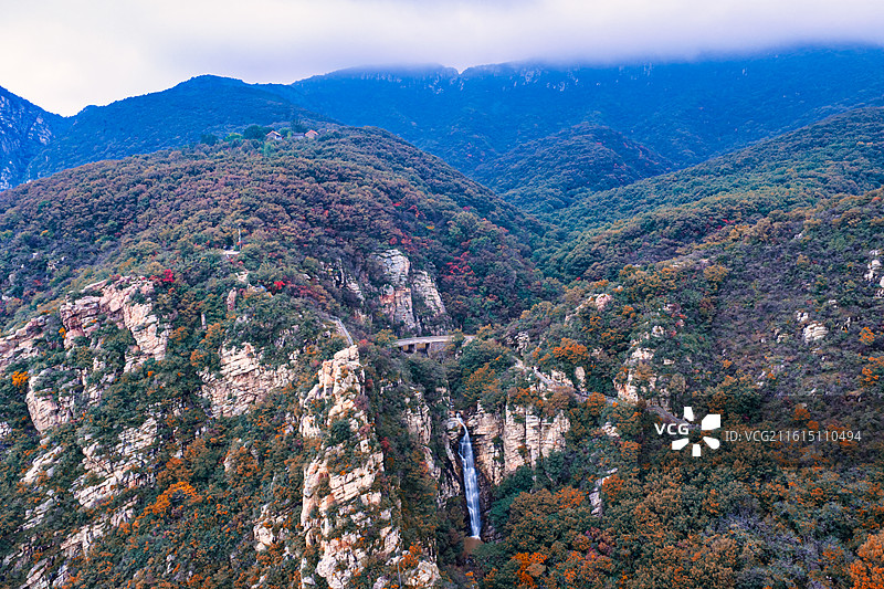 航拍郑州登封嵩山卢崖瀑布图片素材