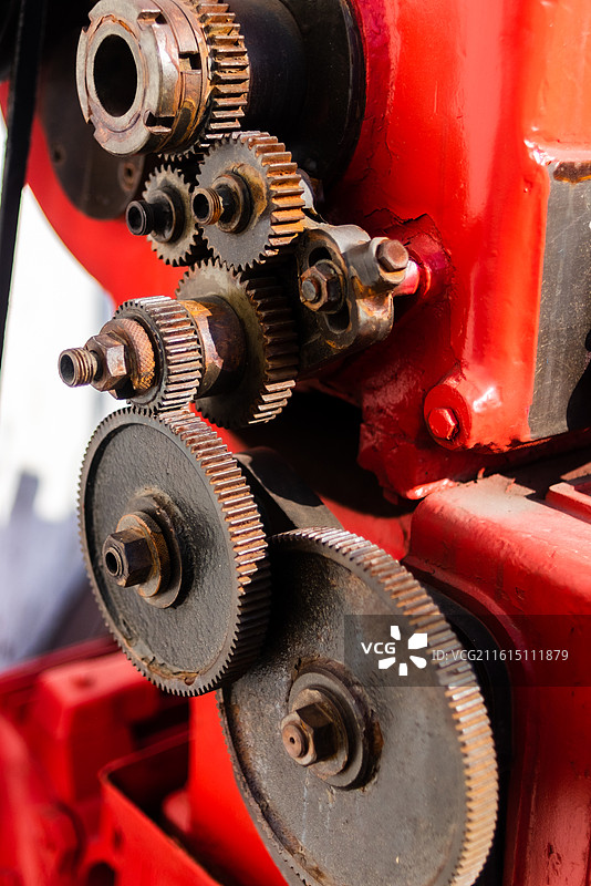 青岛纺织谷景点老式车床C618工业加工设备展示图片素材