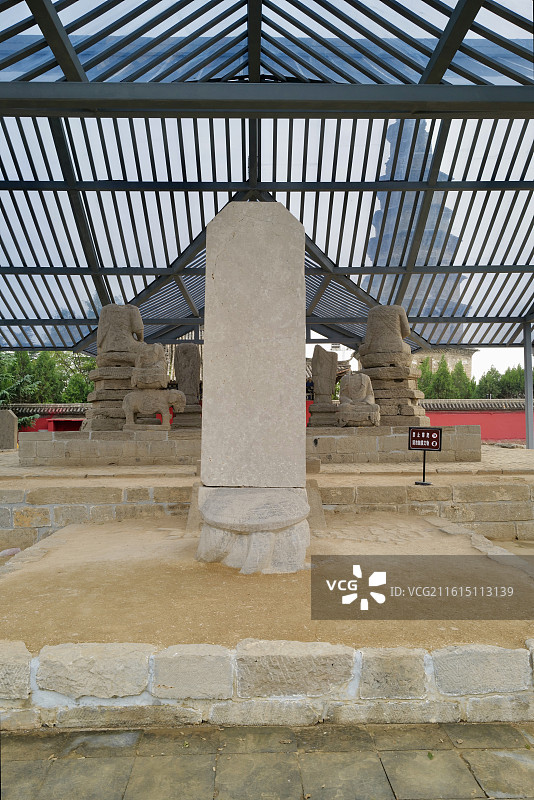 河北邯郸北响堂山石窟常乐寺遗址及北响堂山白塔（常乐寺塔）图片素材