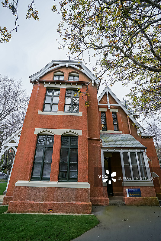 新西兰奥塔哥大学，红砖建筑外观图片素材