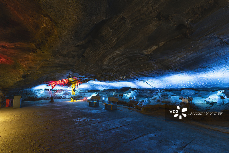 喀斯特溶洞石笋图片素材