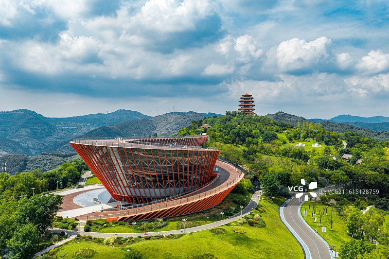 高空俯瞰丹景台，龙泉山森林公园图片素材