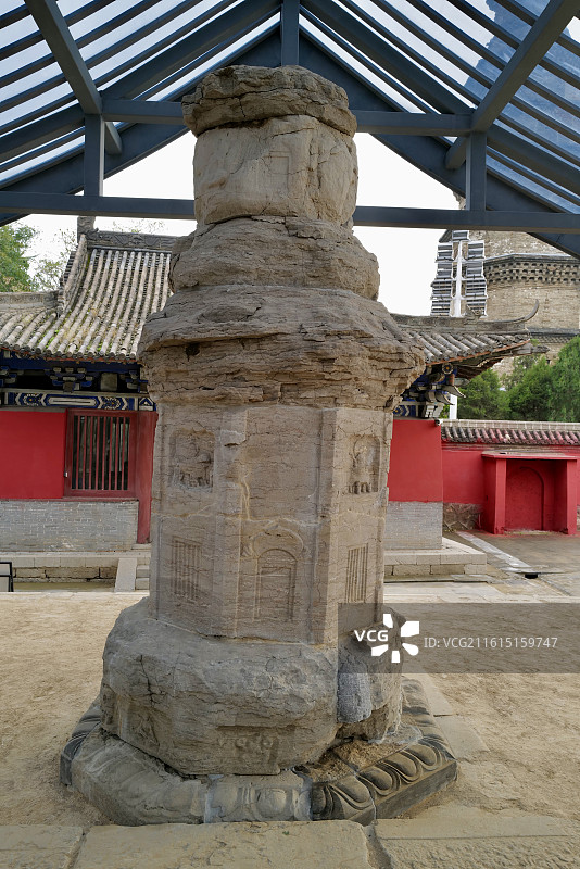 河北邯郸北响堂山石窟常乐寺遗址及北响堂山白塔（常乐寺塔）图片素材