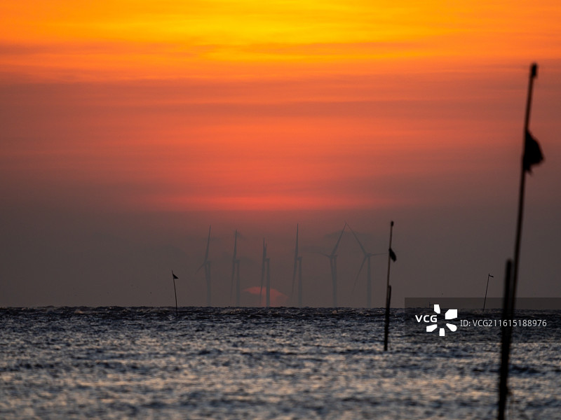 珠海市金湾区横石基海上风车欧米伽日出图片素材