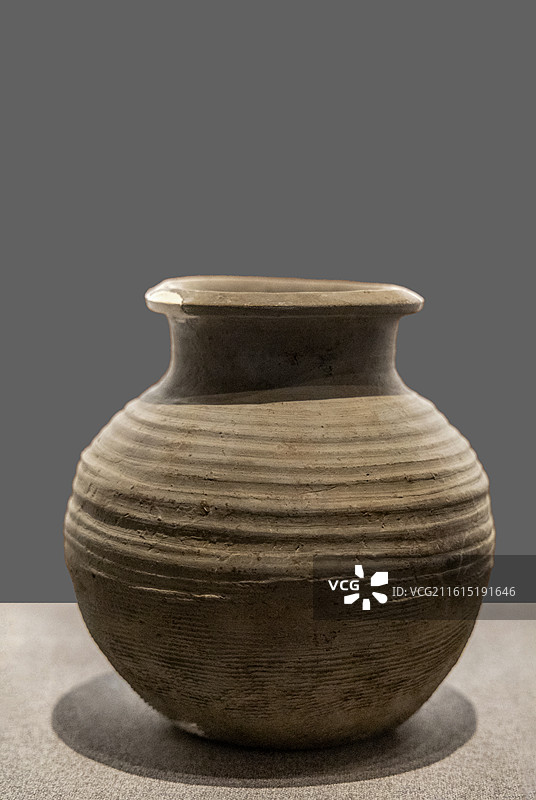 北京路县故城遗址博物馆：陶罐【西汉，路县故城城内遗址区58号水井出土，北京市考古研究院藏】图片素材