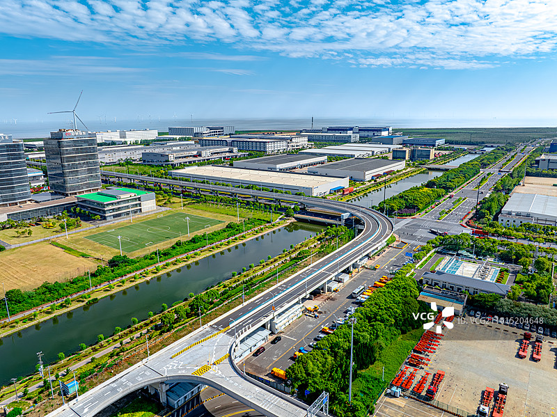 洋山港集装箱自动驾驶集疏运系统 上海临港自贸区洋山特殊综合保税区陆域 物流仓库厂房 中国海关图片素材
