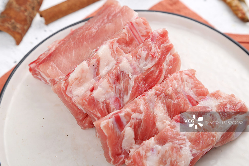 新鲜生排骨段图片素材