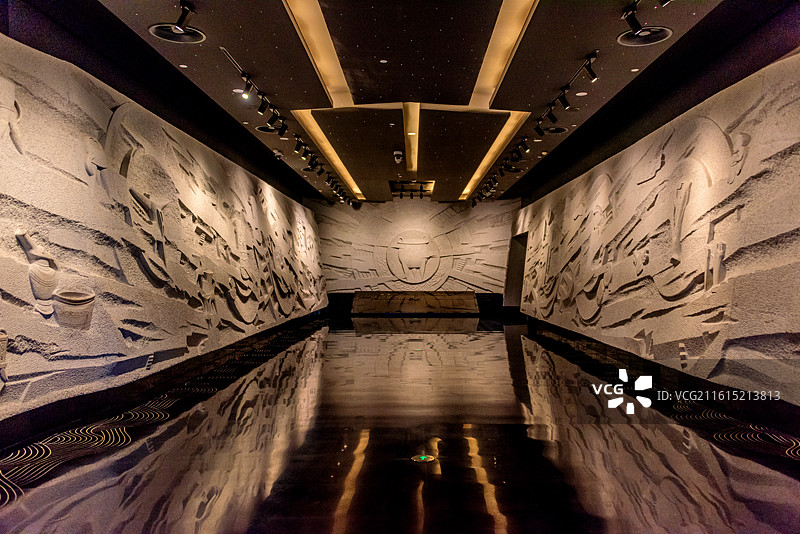 中国河南洛阳二里头夏都遗址博物馆展馆内景图片素材