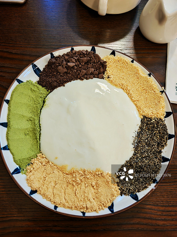 糖水铺的三样子甜品图片素材