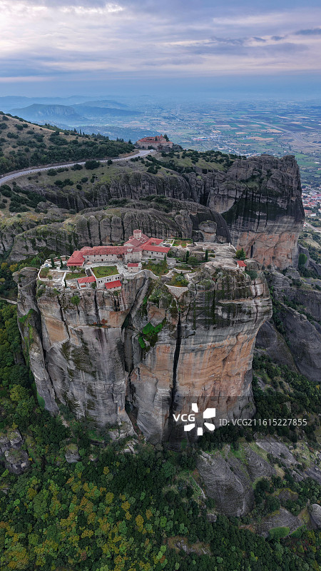 天空之城梅泰奥拉的山巅修道院图片素材