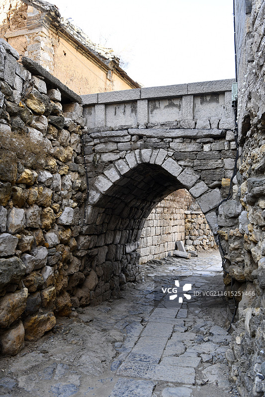 山东省济南市章丘区朱家峪古村 康熙石拱桥图片素材