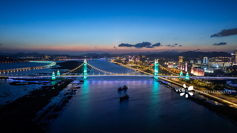 浙江舟山港岛大桥夜景航拍图片素材