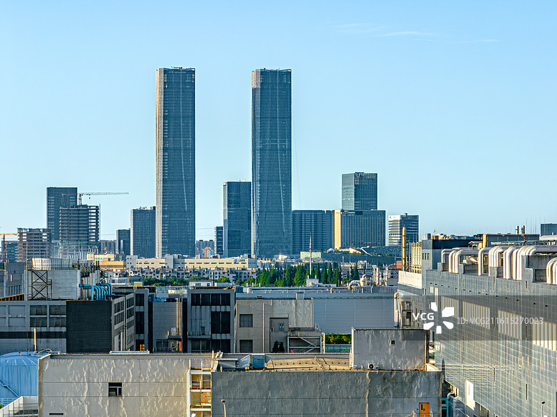 航拍上海张江科学城 科学之门超塔 张江高科技产业园 科学技术生产力 中芯国际集成电路芯片制造创新土壤图片素材