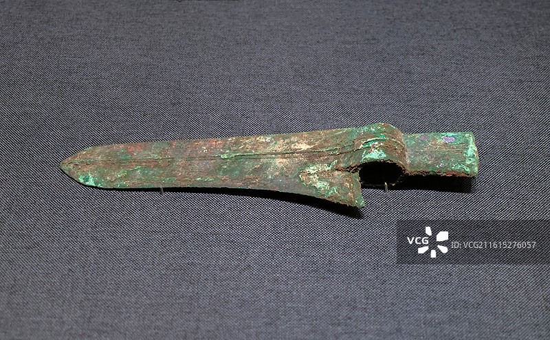 铜戈 商末周初 山东滕州前掌大墓地 中国考古博物馆（中国历史研究院）宅兹中国展厅图片素材