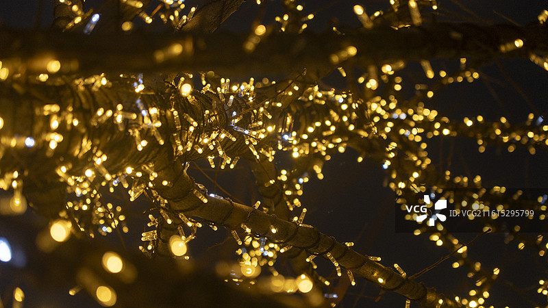 圆形灯具装饰亮光发光背景模糊光斑特写图片素材