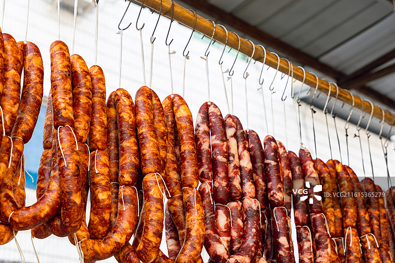 晾晒的四川腊肠图片素材