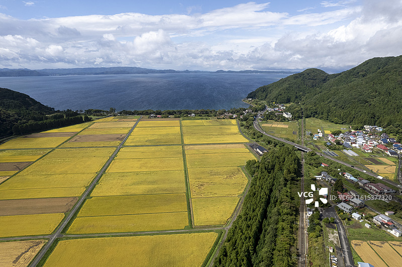 日本福岛县猪苗代湖的航拍风光图片素材