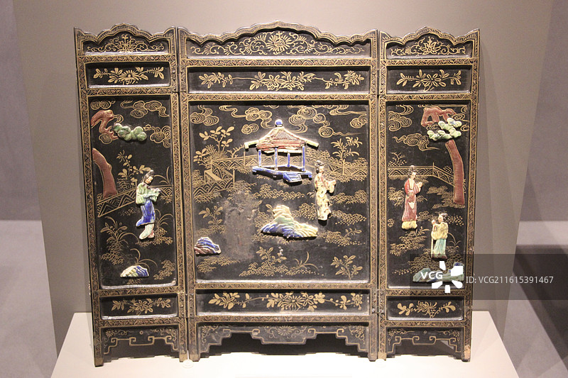 大同博物馆馆藏展品清代嵌螺钿庭院仕女图漆影屏图片素材