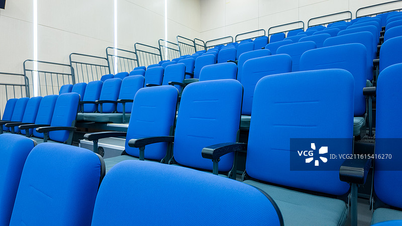 阶梯式会议厅内景图片素材