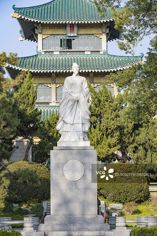 湖北武汉，东湖生态旅游风景区，行吟阁，屈原雕像，国家5A级旅游风景区，重点文物保护单位图片素材