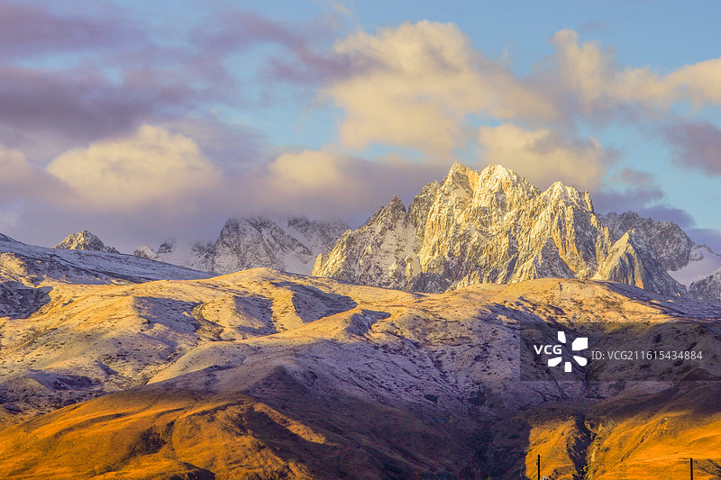 卓达拉雪山图片素材