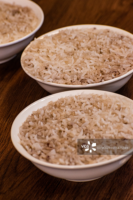 米饭、胭脂米饭、一碗米饭、大米饭、独立蒸熟的米饭图片素材